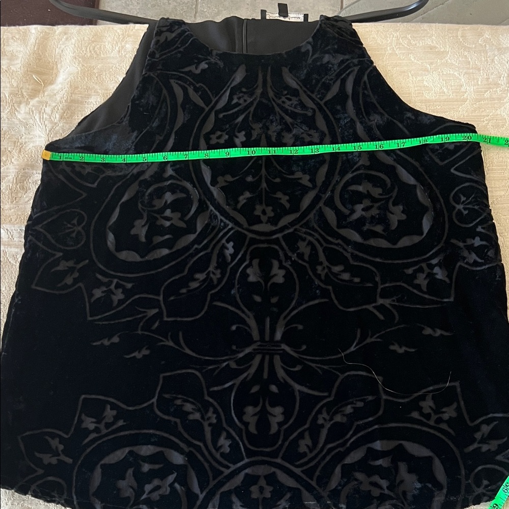 Chic Black Patterned Velvet Blouse - image 1